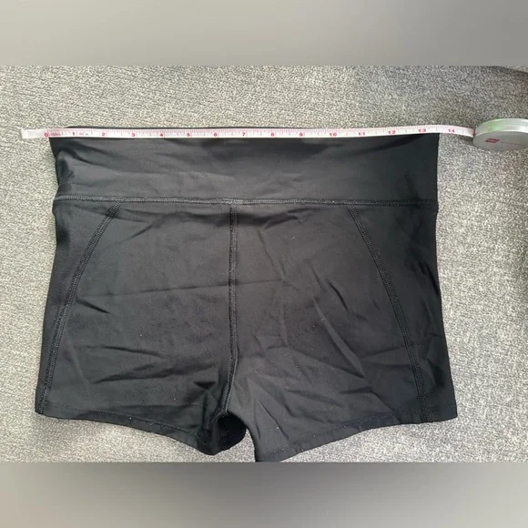 Under armor spandex gym shorts - Picture 2 of 4